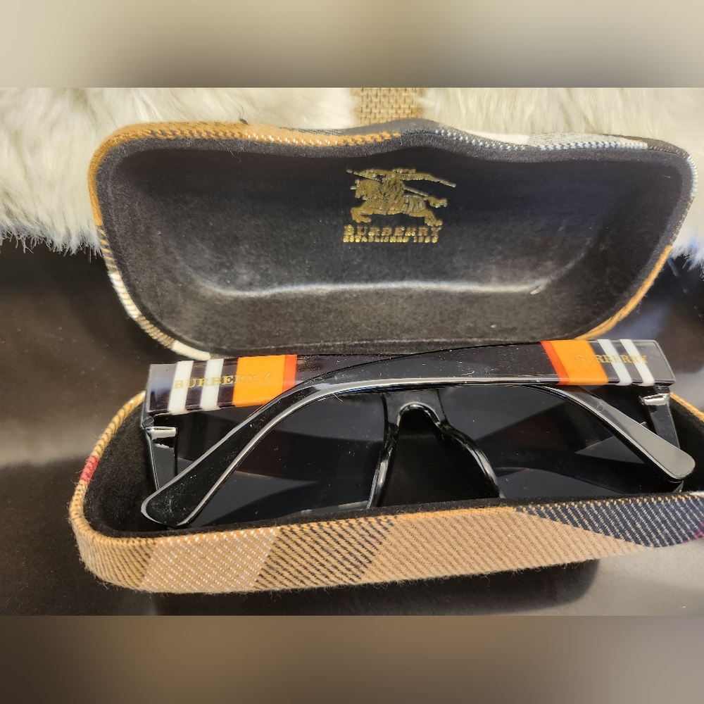 AUTHENTIC BURBERRY SUNGLASSES